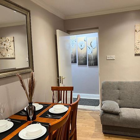 London Property Apartments For Up To 6, Next To Big Ben & London Eye מראה חיצוני תמונה